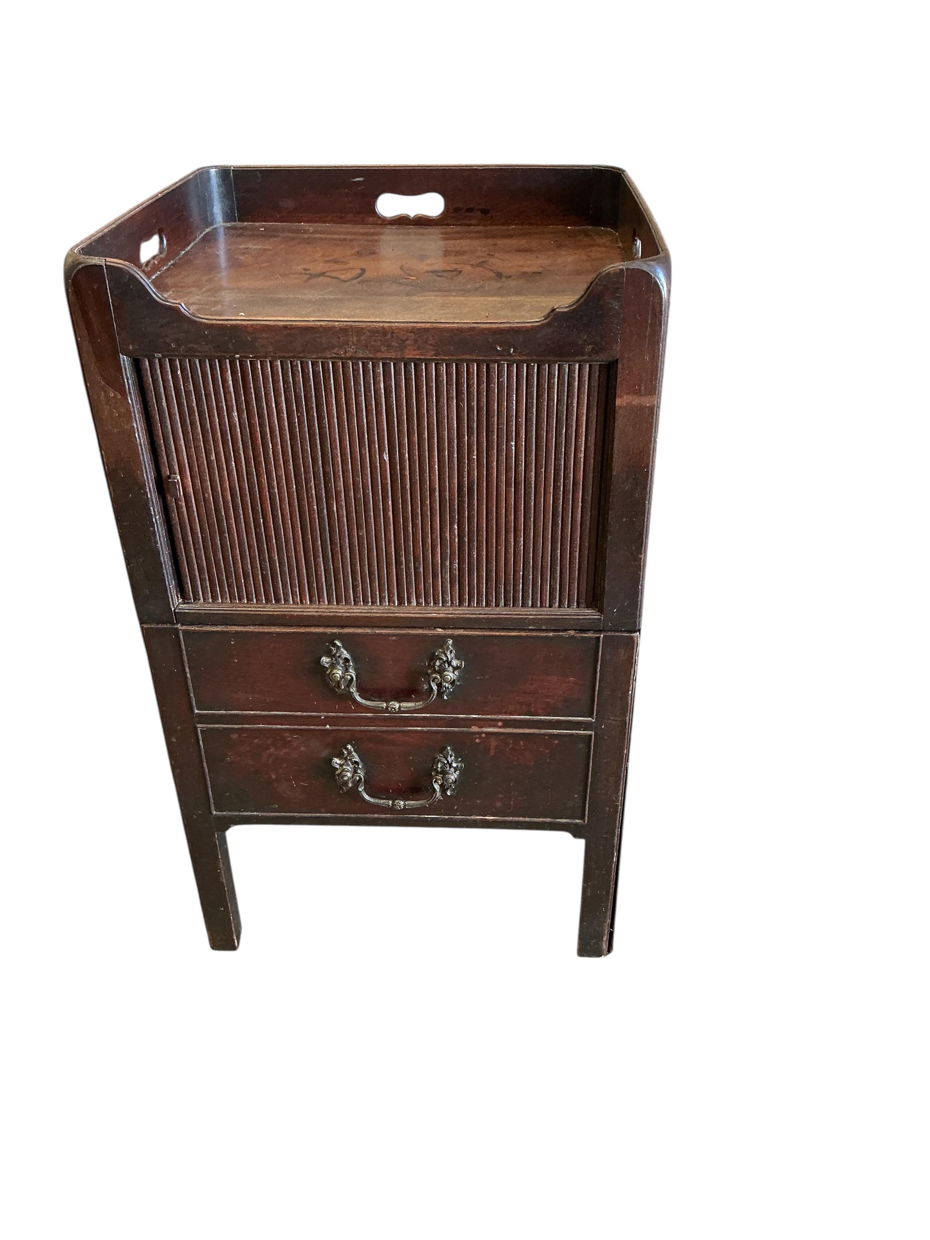 A George III mahogany tray top bedside cabinet, width 46cm, depth 41cm, height 76cm